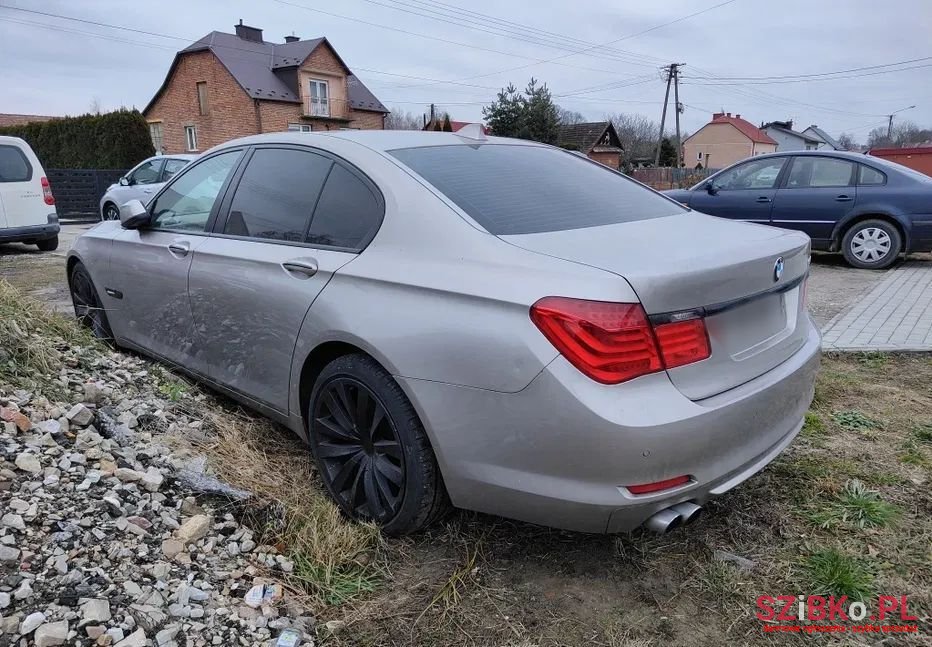 2008' BMW 7 Series 730D photo #5