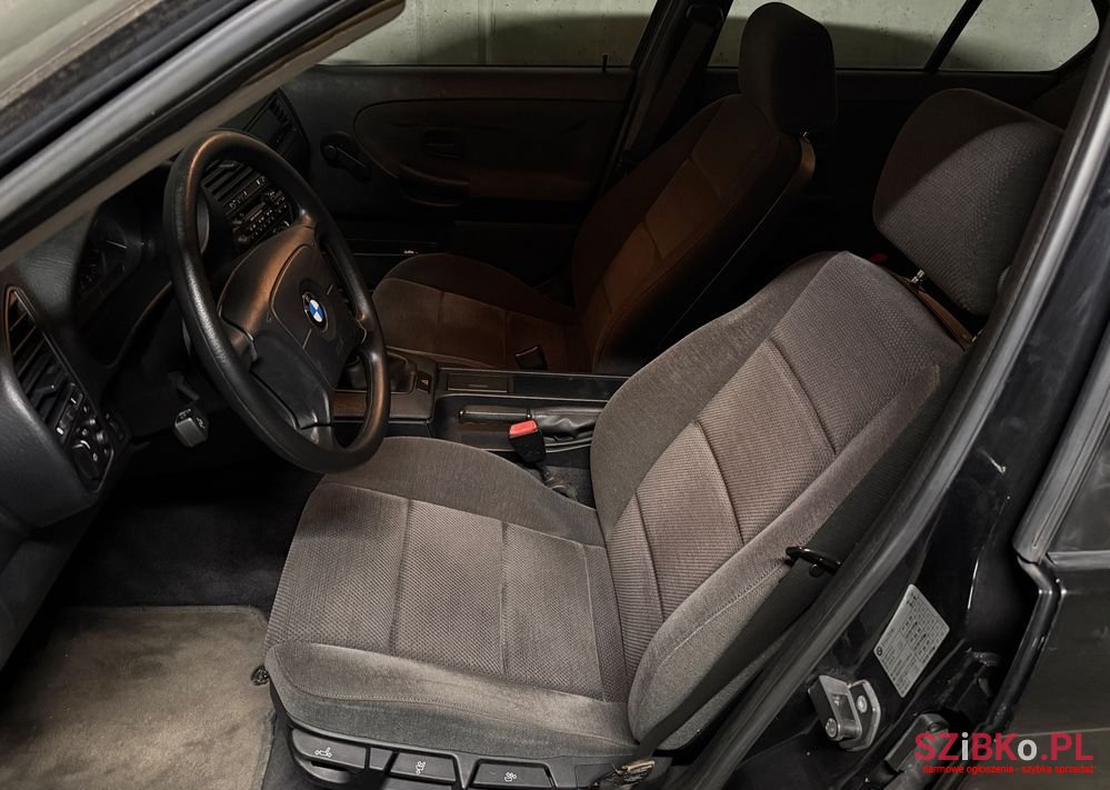 1994' BMW 3 Series 318I photo #4