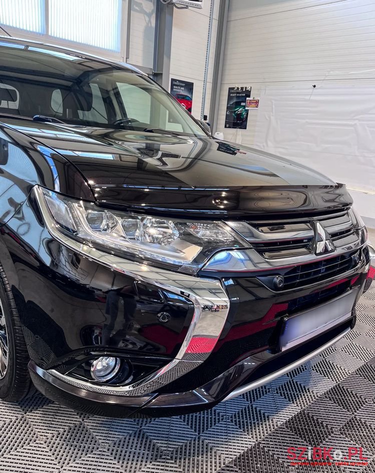 2015' Mitsubishi Outlander 2.0 4Wd Plus photo #2