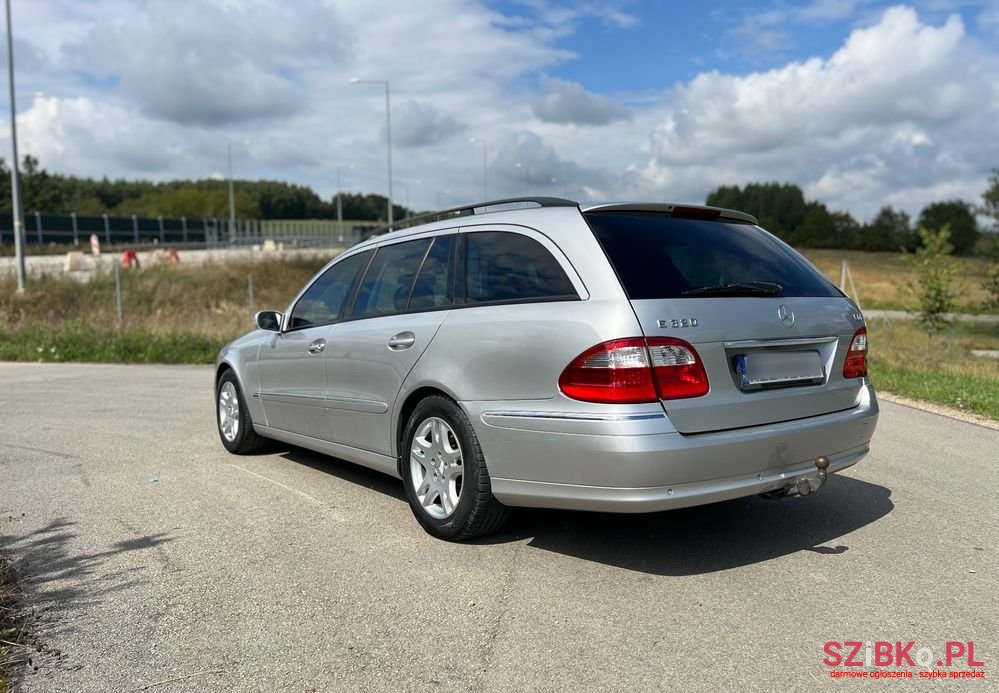 2004' Mercedes-Benz E-Class 320 Cdi T photo #3