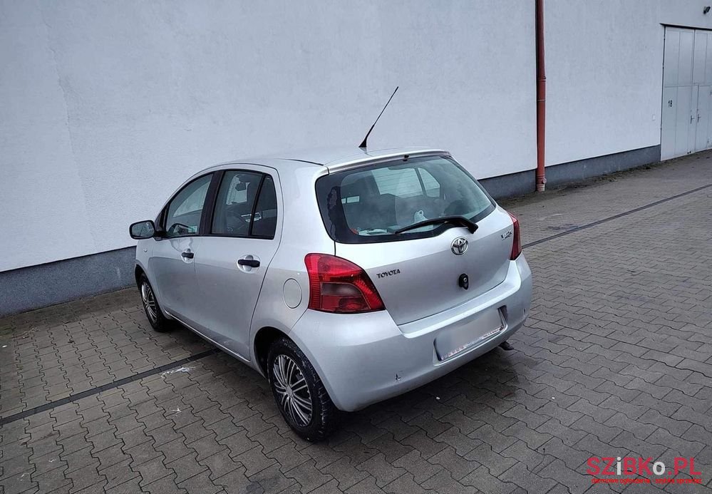 2007' Toyota Yaris 1.0 Luna A/C photo #2