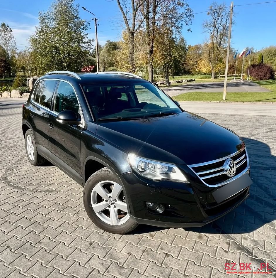 2010' Volkswagen Tiguan photo #1