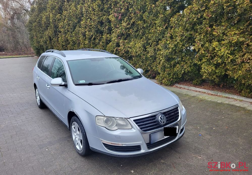 2005' Volkswagen Passat photo #4