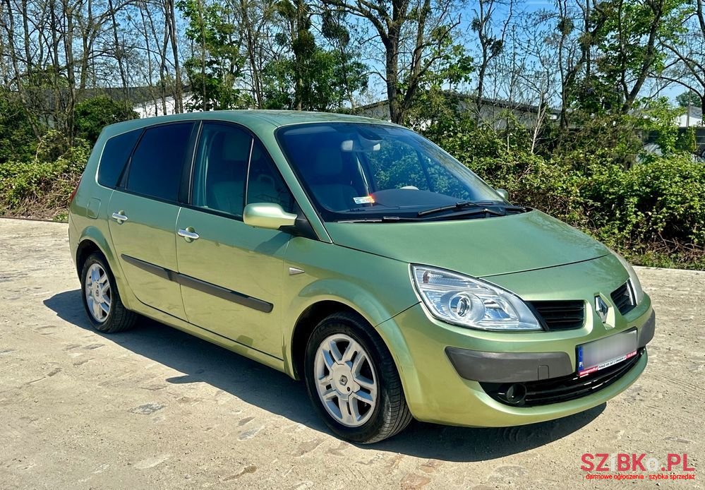 2008' Renault Grand Scenic photo #1