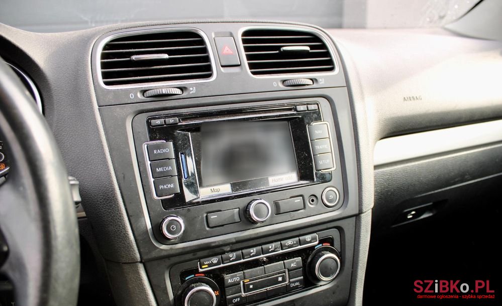 2012' Volkswagen Golf photo #6