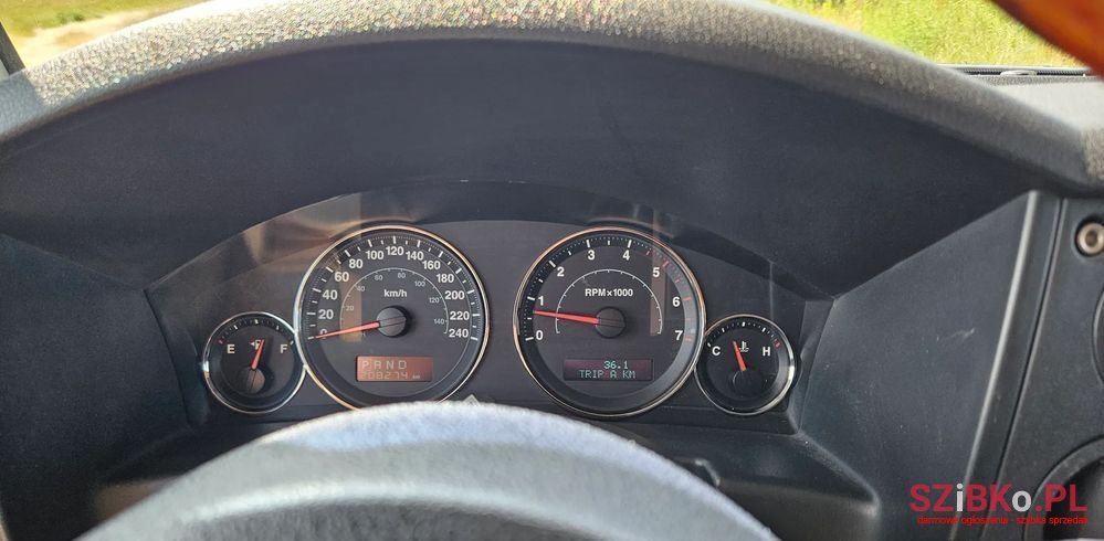 2006' Jeep Commander photo #3