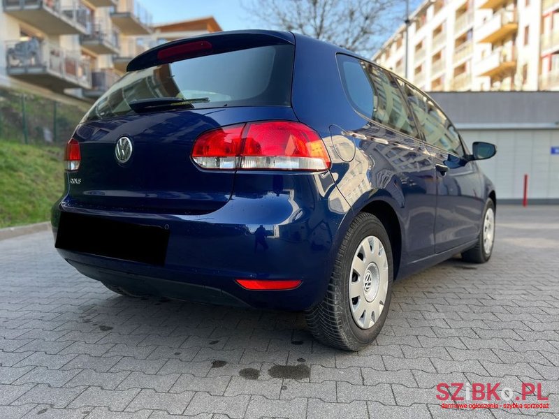 2009' Volkswagen Golf photo #2