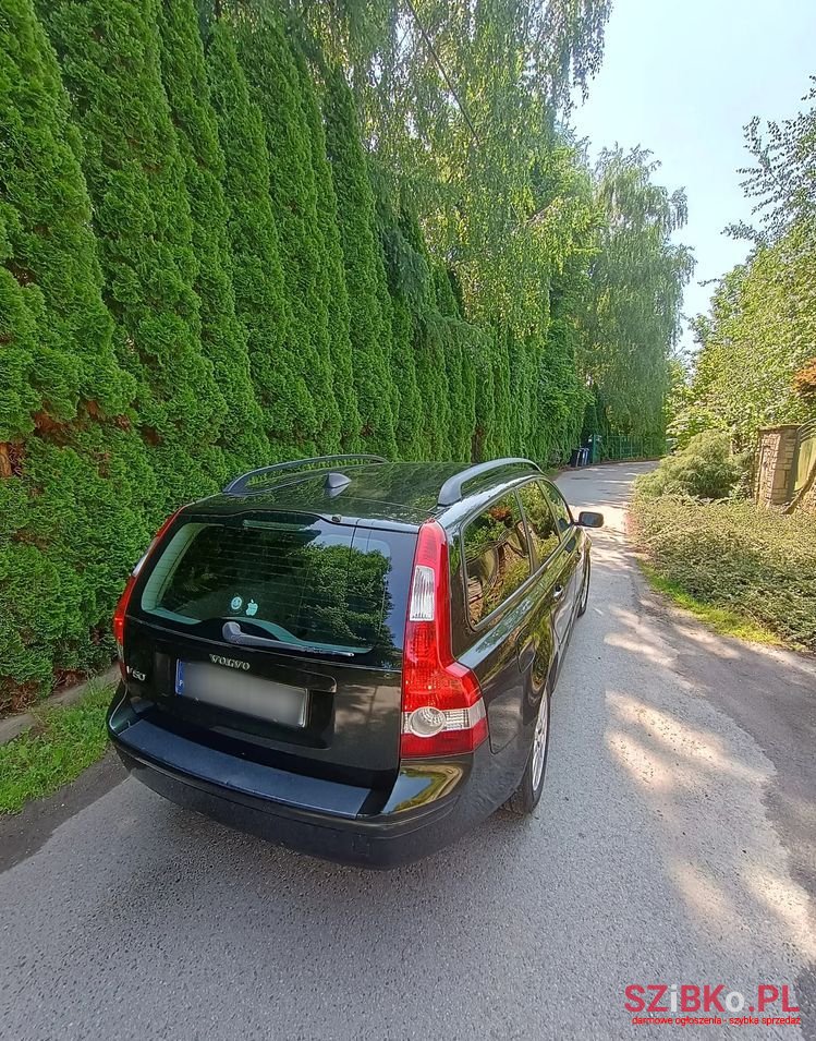 2005' Volvo V50 2.0D photo #2