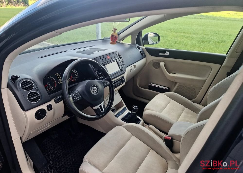 2009' Volkswagen Golf Plus photo #6