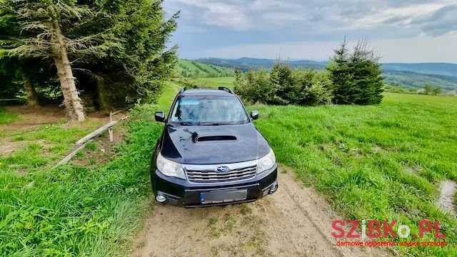2010' Subaru Forester photo #5