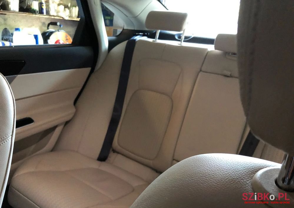 2017' Jaguar XF photo #3