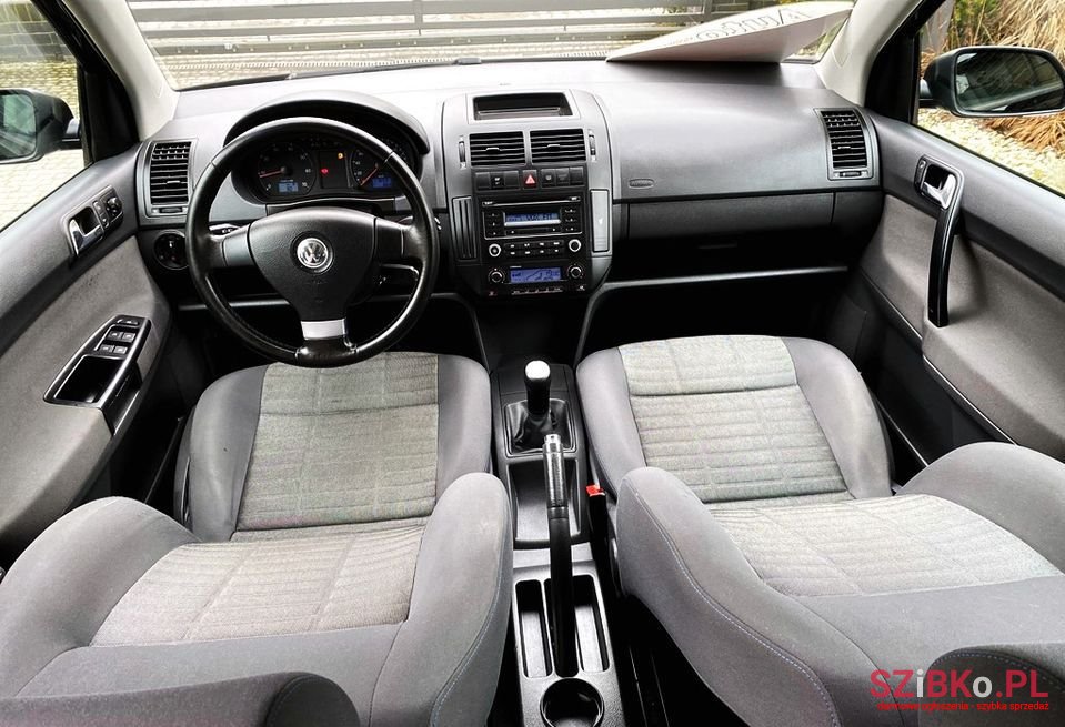 2007' Volkswagen Polo photo #6