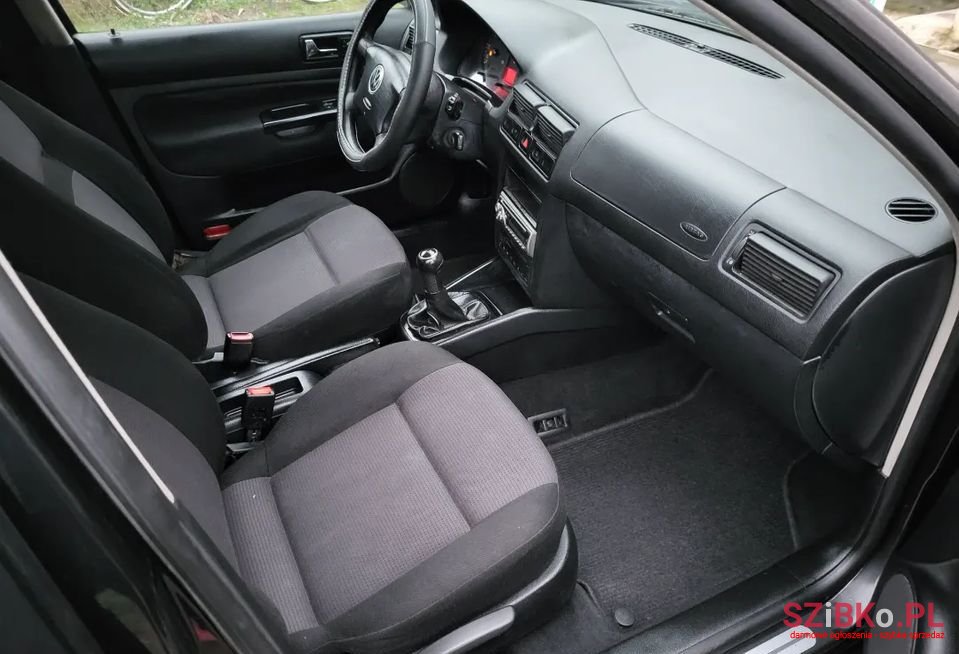 2000' Volkswagen Golf photo #6