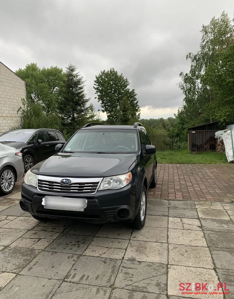 2010' Subaru Forester 2.5 X photo #1