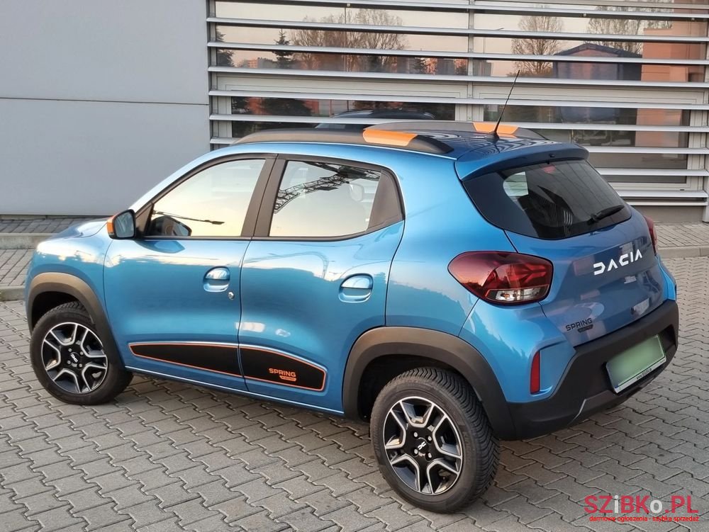 2022' Dacia Spring Essential photo #5
