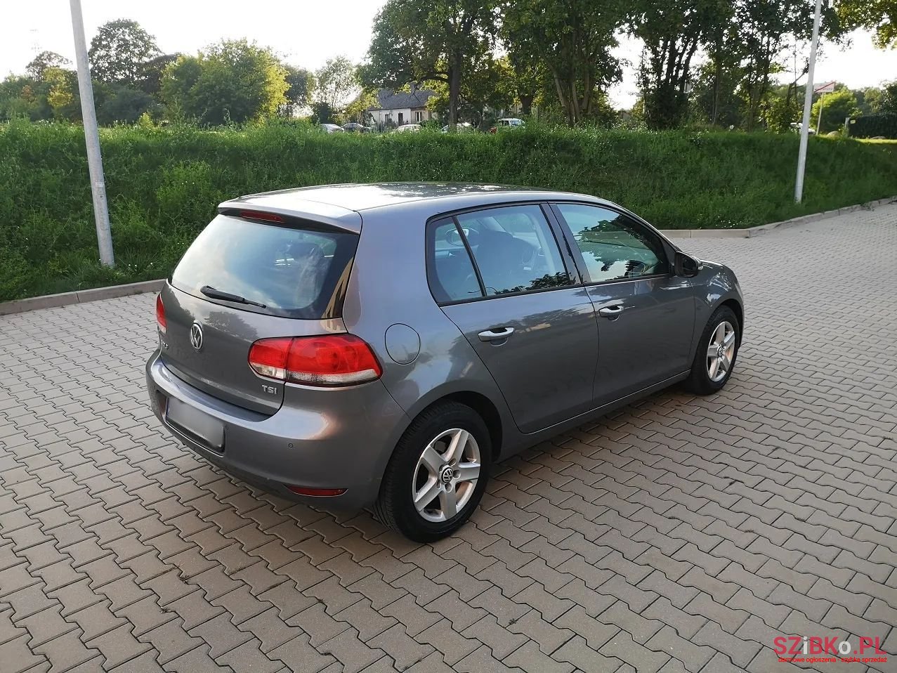 2010' Volkswagen Golf photo #6