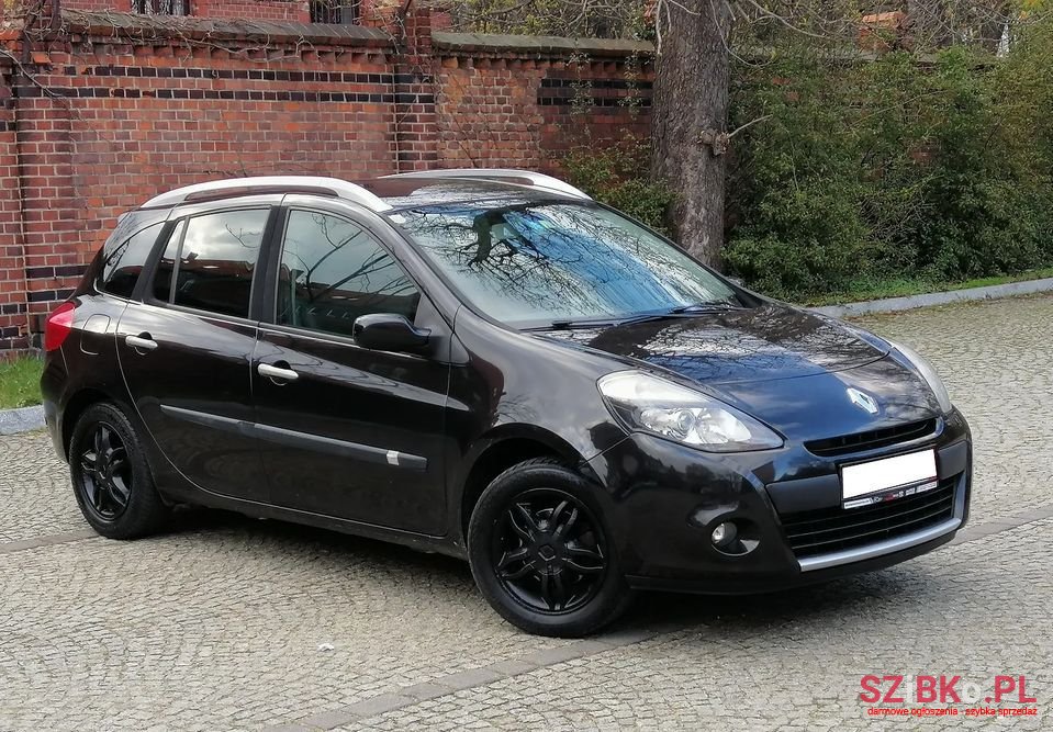 2008' Renault Clio photo #4