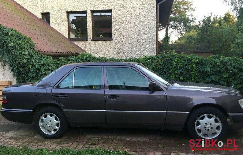 1995' Mercedes-Benz Klasa E photo #1