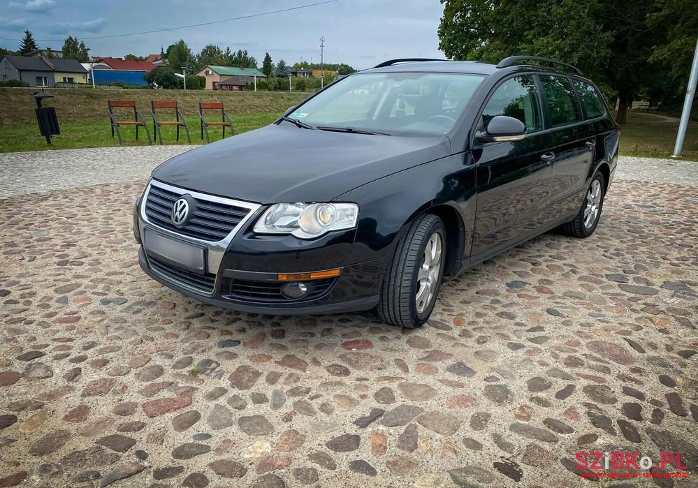 2007' Volkswagen Passat photo #2