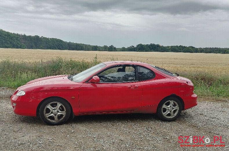 2001' Hyundai Coupe photo #1