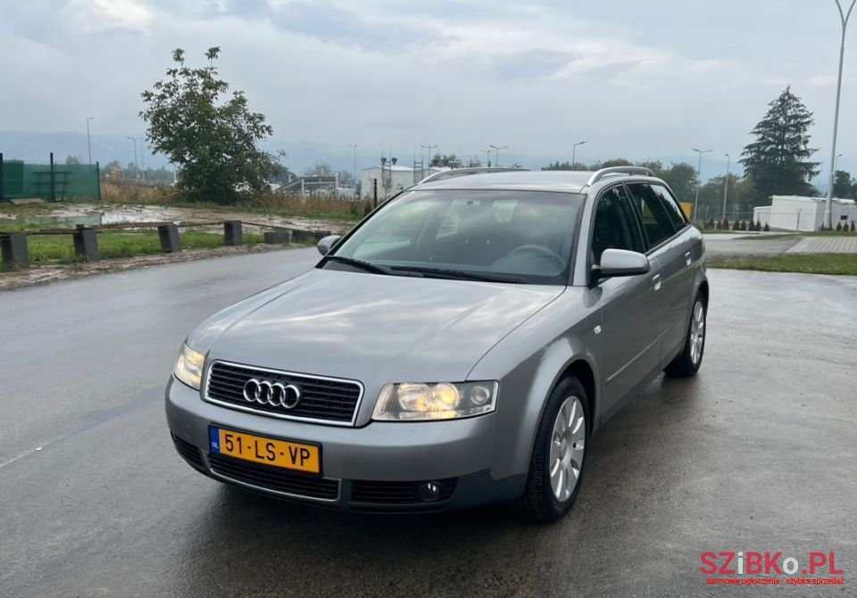 2003' Audi A4 Avant photo #2