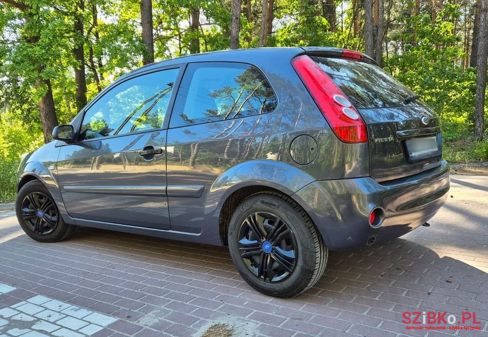 2008' Ford Fiesta photo #2