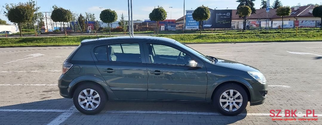 2009' Opel Astra photo #3