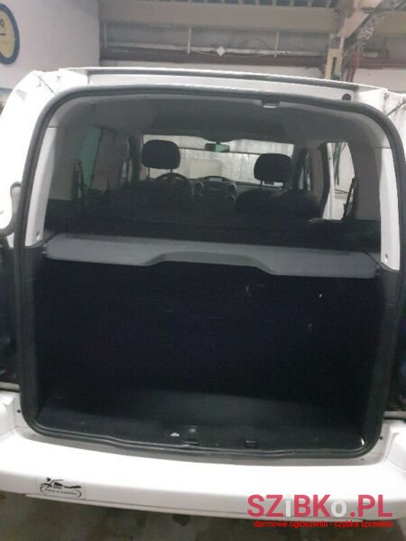 2017' Peugeot Partner photo #5