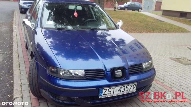2002' SEAT Leon photo #2