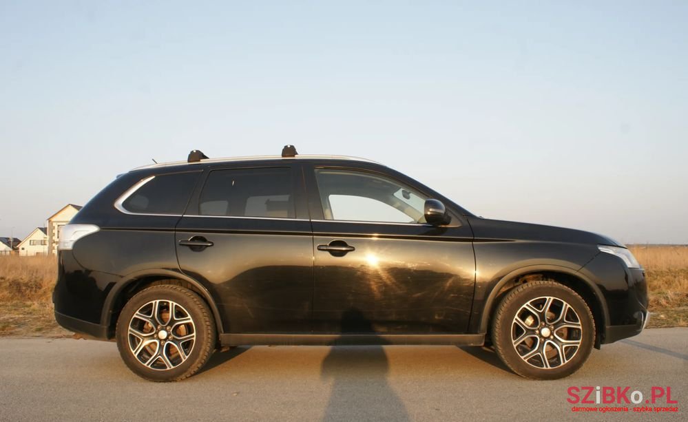 2015' Mitsubishi Outlander photo #5