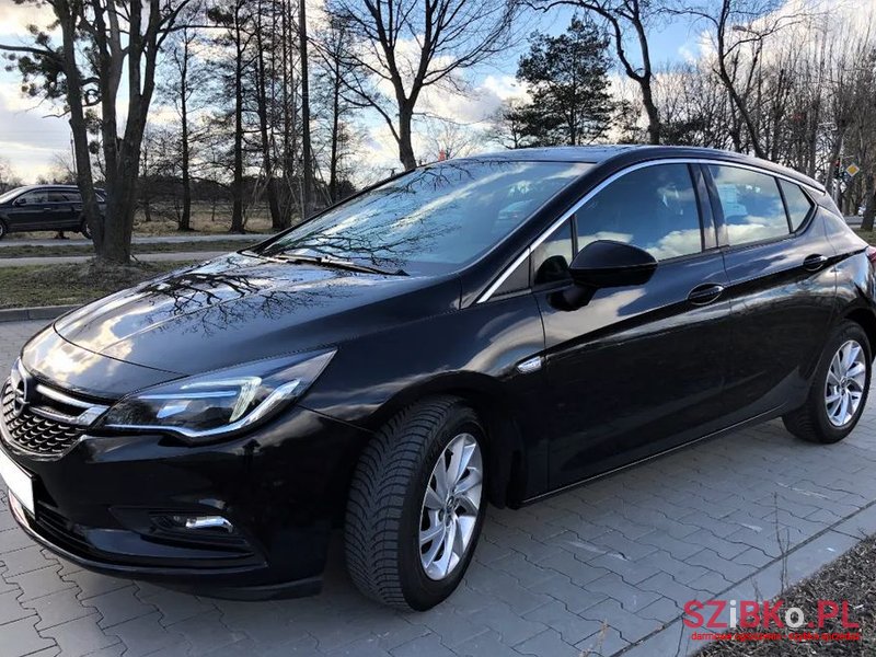 2018' Opel Astra photo #1