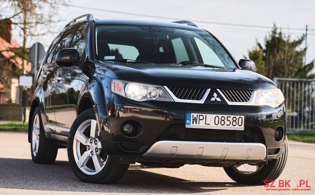 2007' Mitsubishi Outlander photo #1