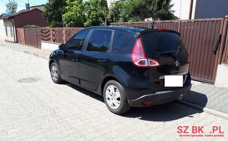 2011' Renault Scenic photo #4