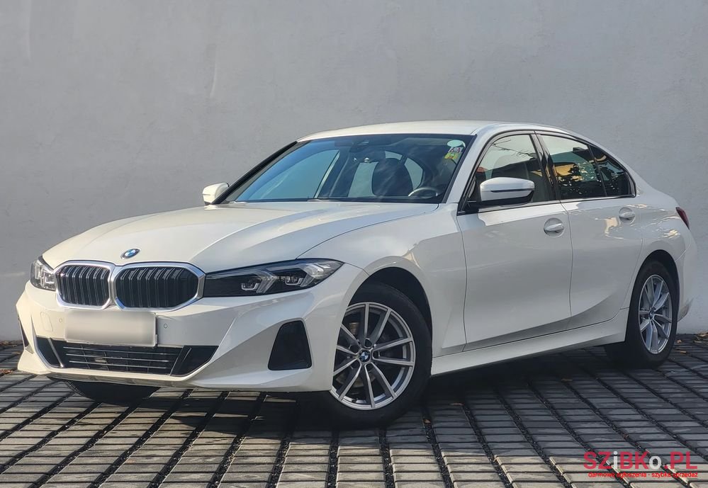 2022' BMW 3 Series 318I photo #1