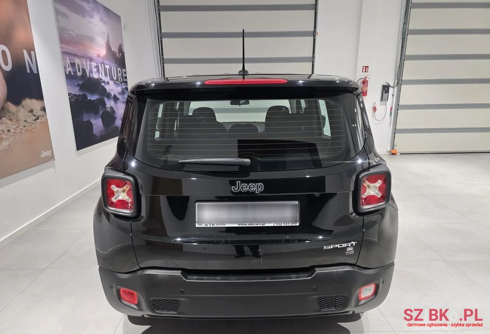 2016' Jeep Renegade photo #6