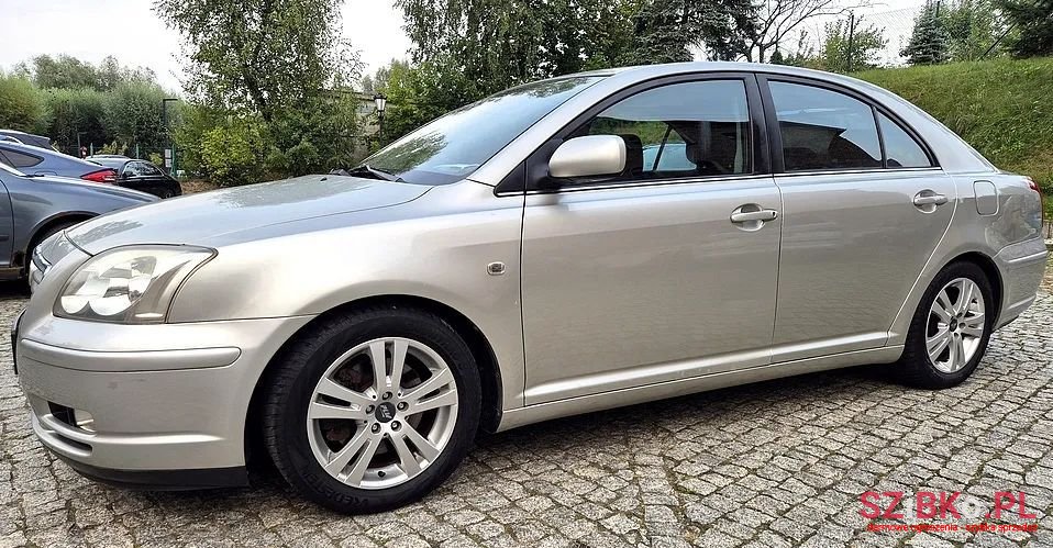 2004' Toyota Avensis 2.0 Vvt-I Prestige photo #2