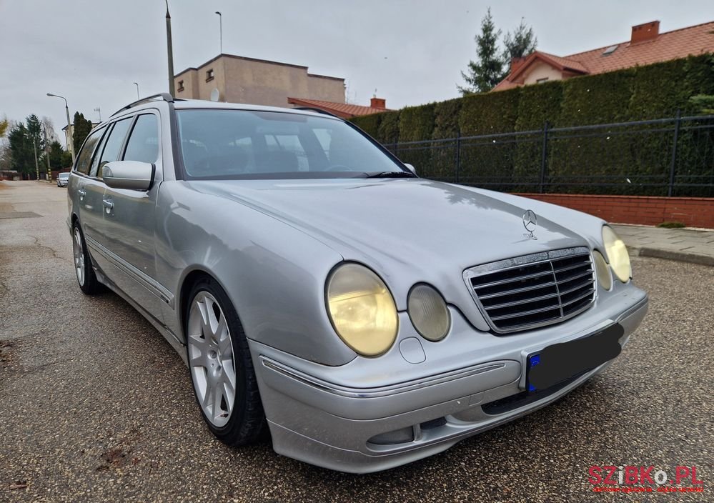2001' Mercedes-Benz E-Class photo #2