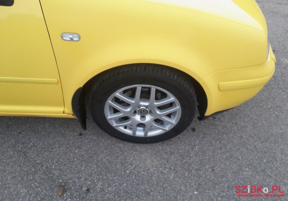 2000' Volkswagen Golf photo #3