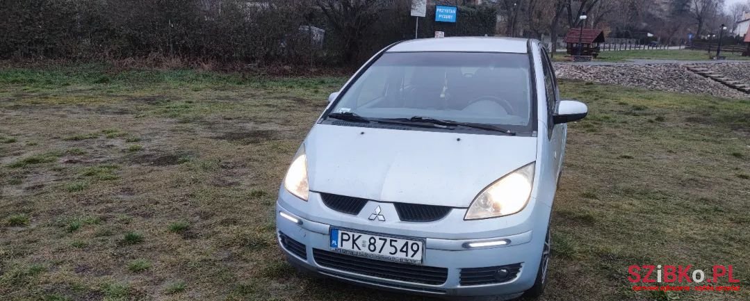 2005' Mitsubishi Colt photo #1