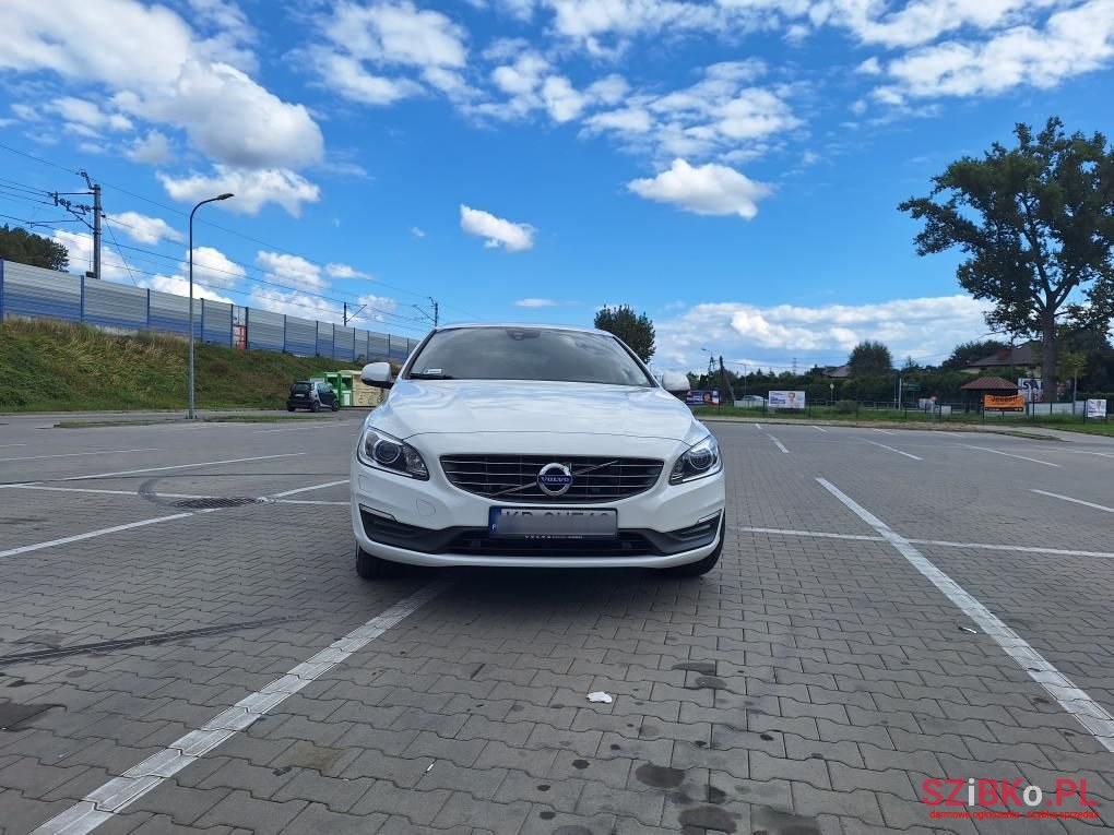 2017' Volvo V60 photo #3