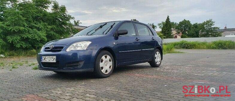 2004' Toyota Corolla photo #1