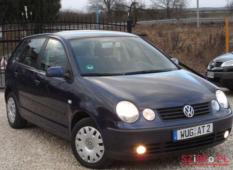 2004' Volkswagen Polo photo #2