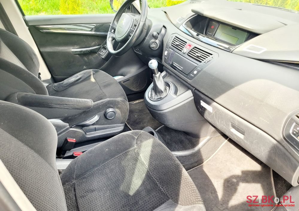 2008' Citroen C4 Grand Picasso photo #6