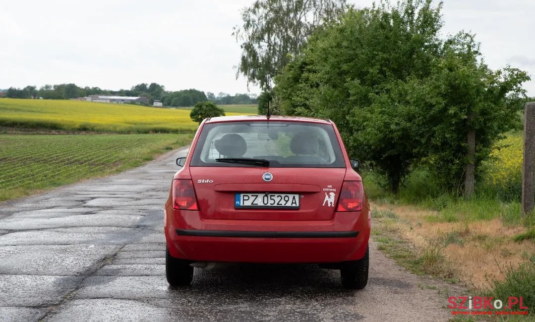 2005' Fiat Stilo photo #2