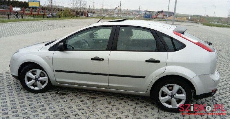 2005' Ford Focus photo #1