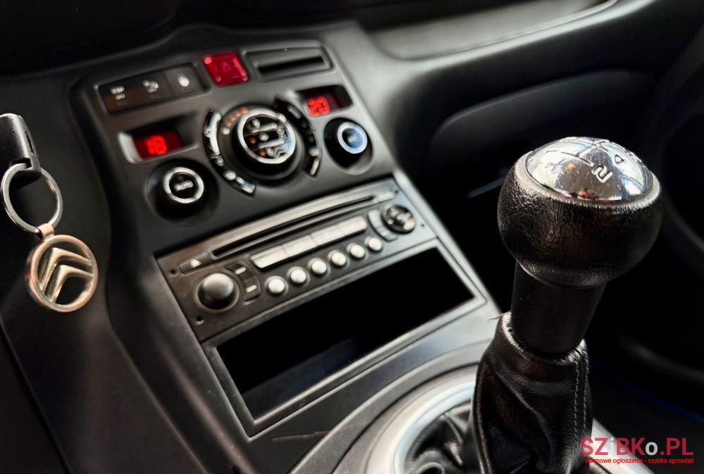 2010' Citroen C3 Picasso photo #6