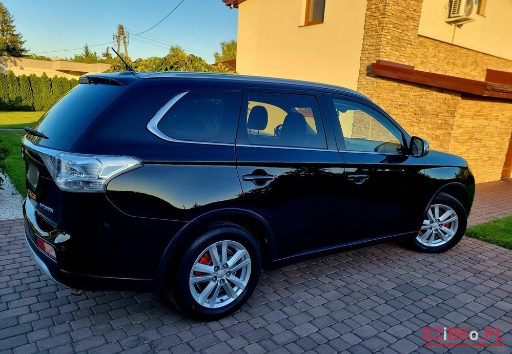2014' Mitsubishi Outlander photo #3