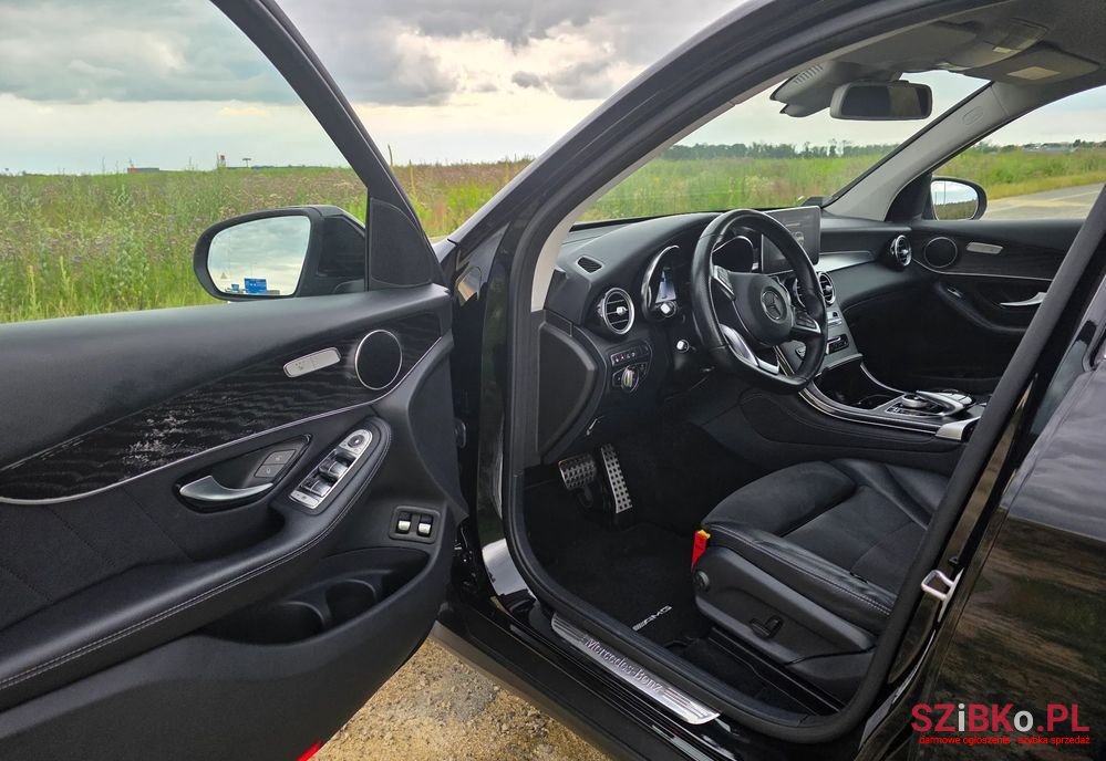 2018' Mercedes-Benz GLC 220 D 4-Matic photo #5