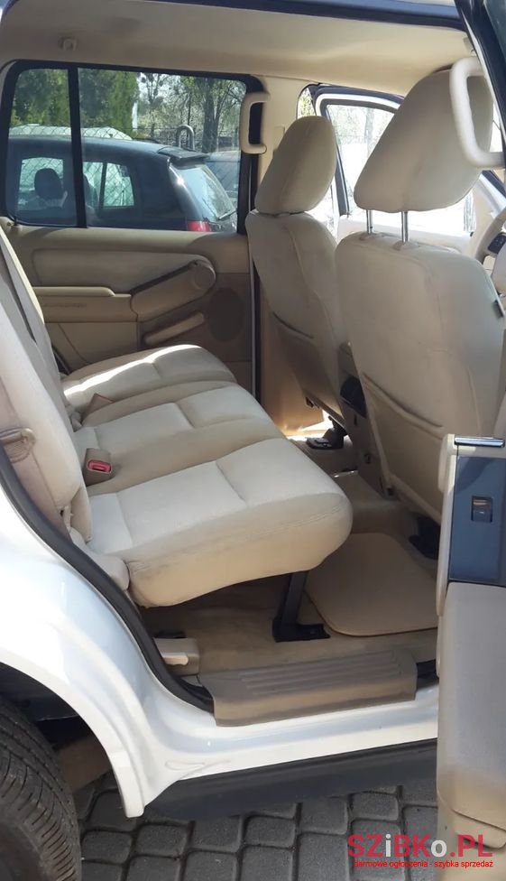 2010' Ford Explorer photo #4