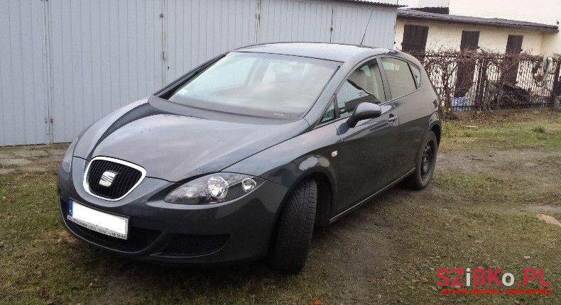 2007' SEAT Leon photo #1